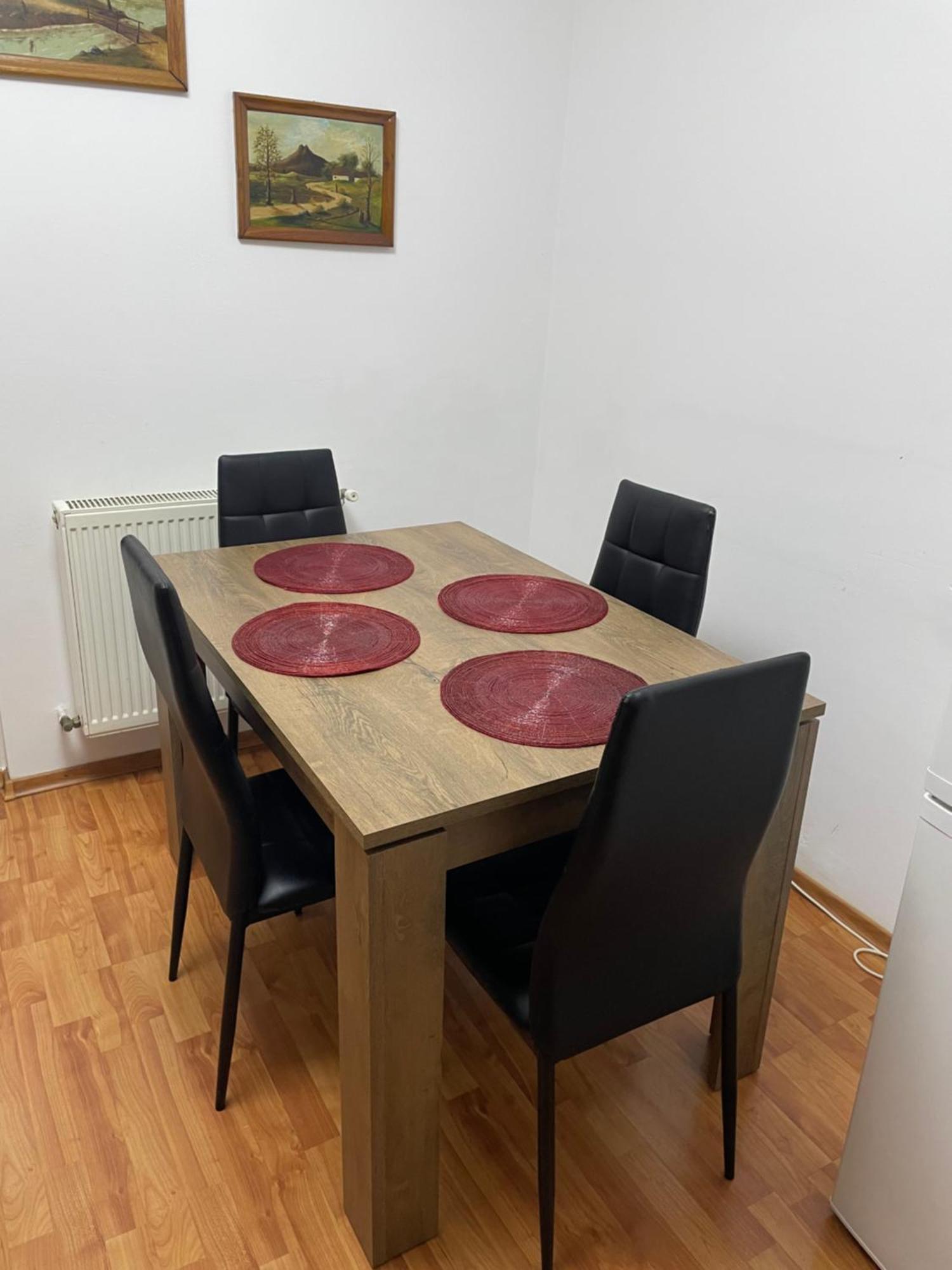 Apartament Petroşani Buitenkant foto