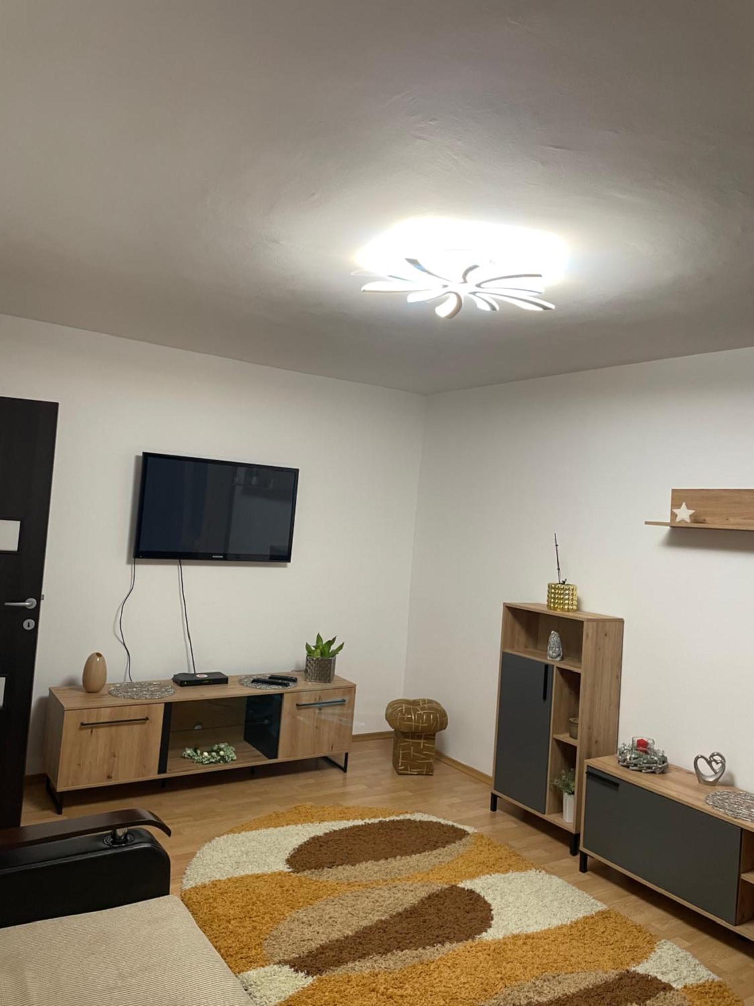 Apartament Petroşani Buitenkant foto